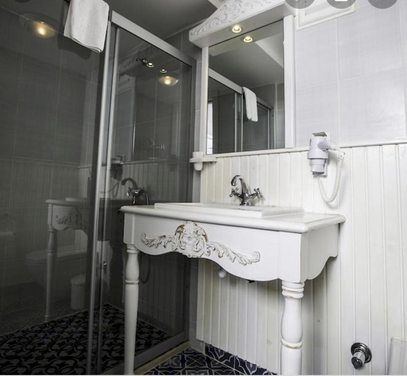 The White Hotel Alacati Exterior photo