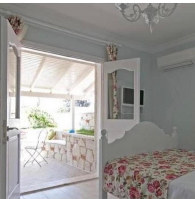 The White Hotel Alacati Exterior photo